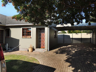 accommodation self catering port elizabeth unit 2